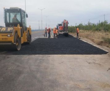 【交通動態(tài)100期】抓養(yǎng)護(hù)、保暢通、促安全-吳忠市交通運(yùn)輸局開展路面病害搶修工作