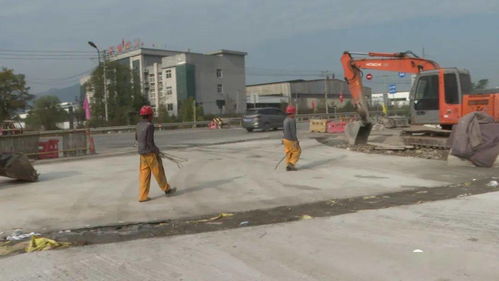 最新進(jìn)展 松陽這條公路瀝青路面鋪砌施工進(jìn)入收尾階段啦