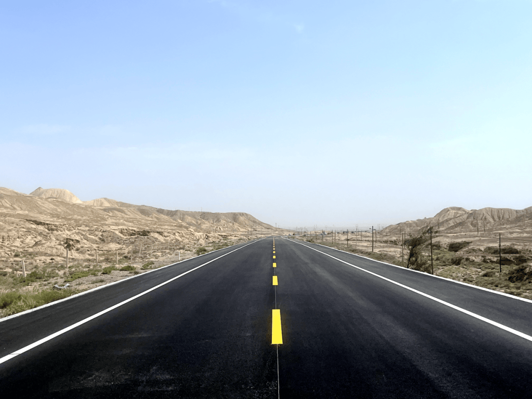 張掖公路事業(yè)發(fā)展中心2025年高臺元山子段 4項養(yǎng)護項目主體工程順利完